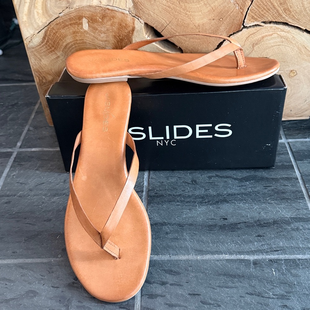 NIB! J/Slides Leather Flip Flop Sandals in cognac - Picture 4 of 5